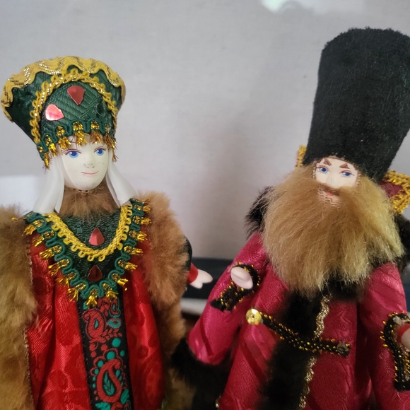 Traditional Russian Cone Doll Set. - Picture 6 of 6